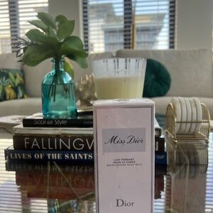 Dior Miss Dior Body Milk - Elegant White Packaging